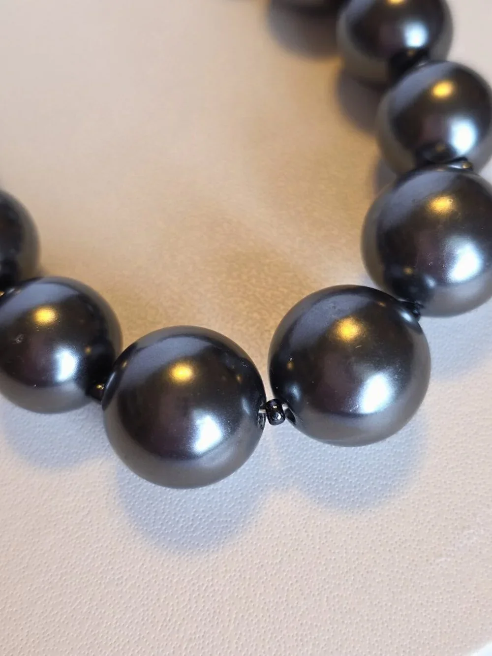 Gray Graduated Faux Pearl Necklace & Earrings Set Silver Tone 16-19